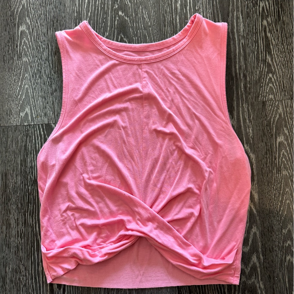 Alo top size medium EUC